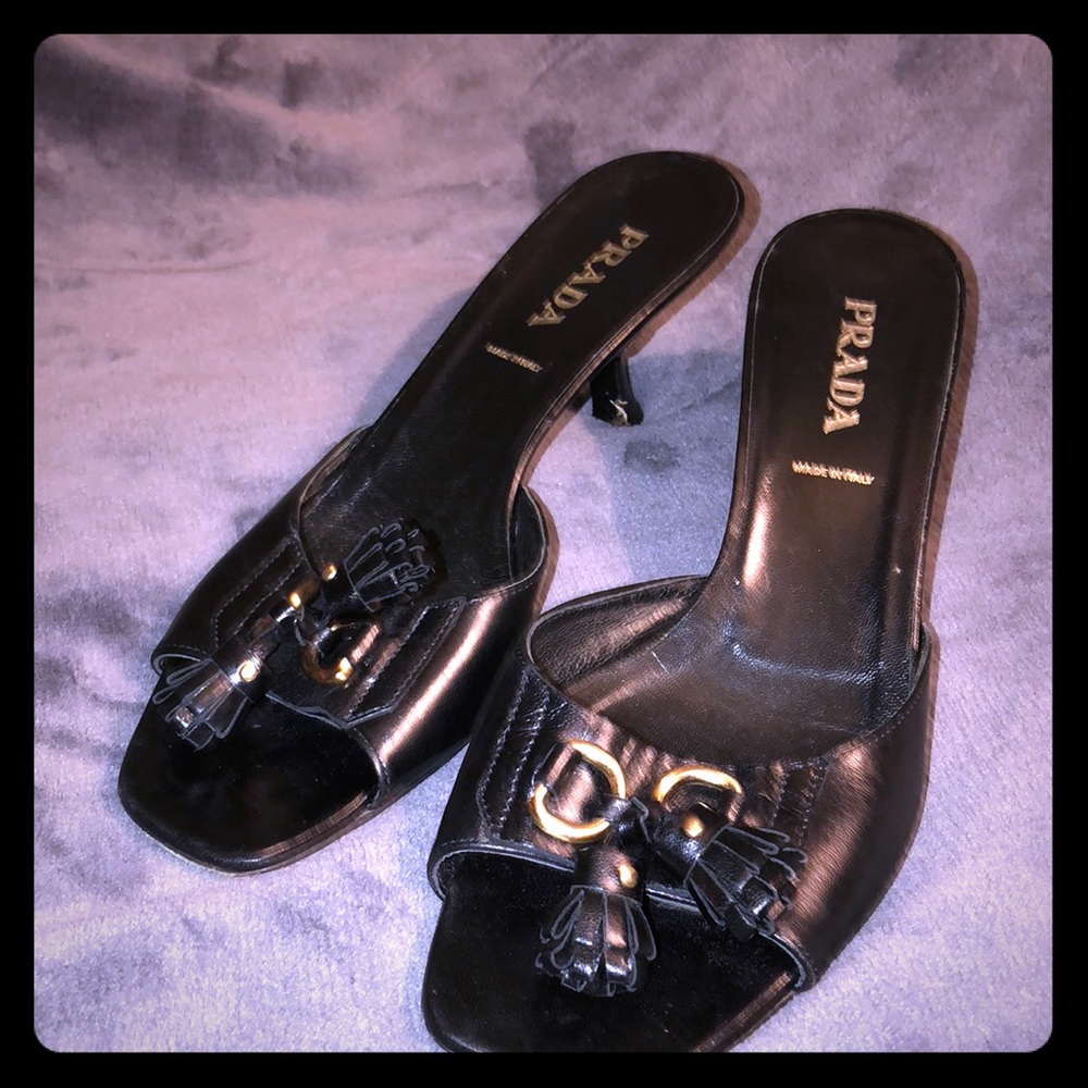Authentic Prada heels sz 38